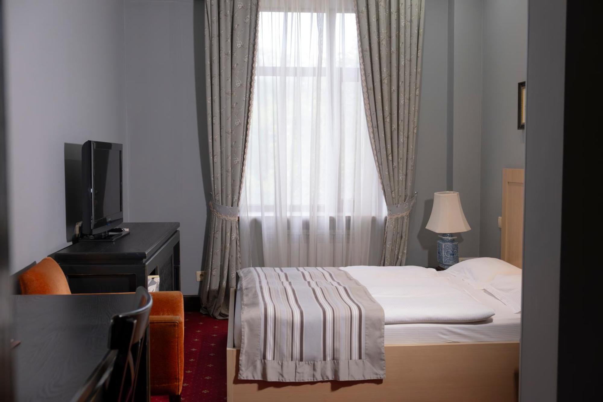 קוקשטאו Plaza Hotel מראה חיצוני תמונה