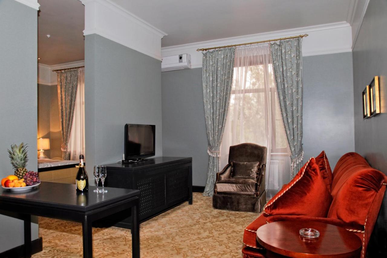 קוקשטאו Plaza Hotel מראה חיצוני תמונה